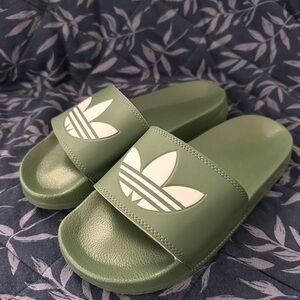 New: Adidas Adilette Lite GX9492 Green White Slides Sandals Shoes Womens 7
